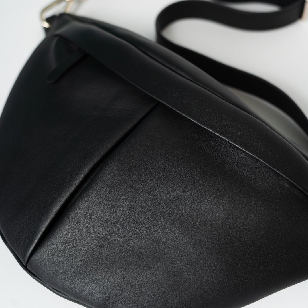 ann-kurz-bum-bag-bauchtasche-schwarz-nappa-verstellbar image 4