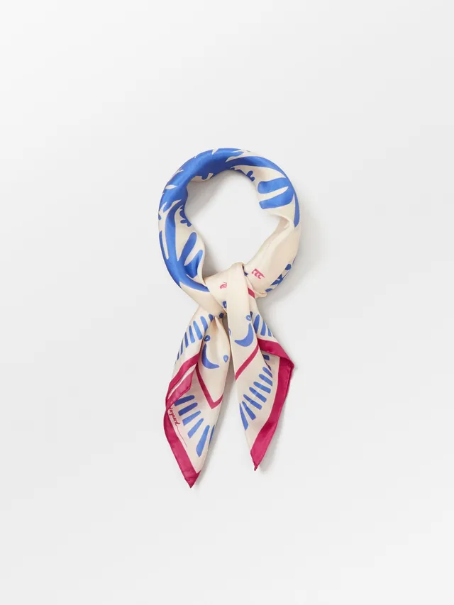becks-ndergaard-palmira-sia-seidenschal-amparo-blue-65x65 image 1