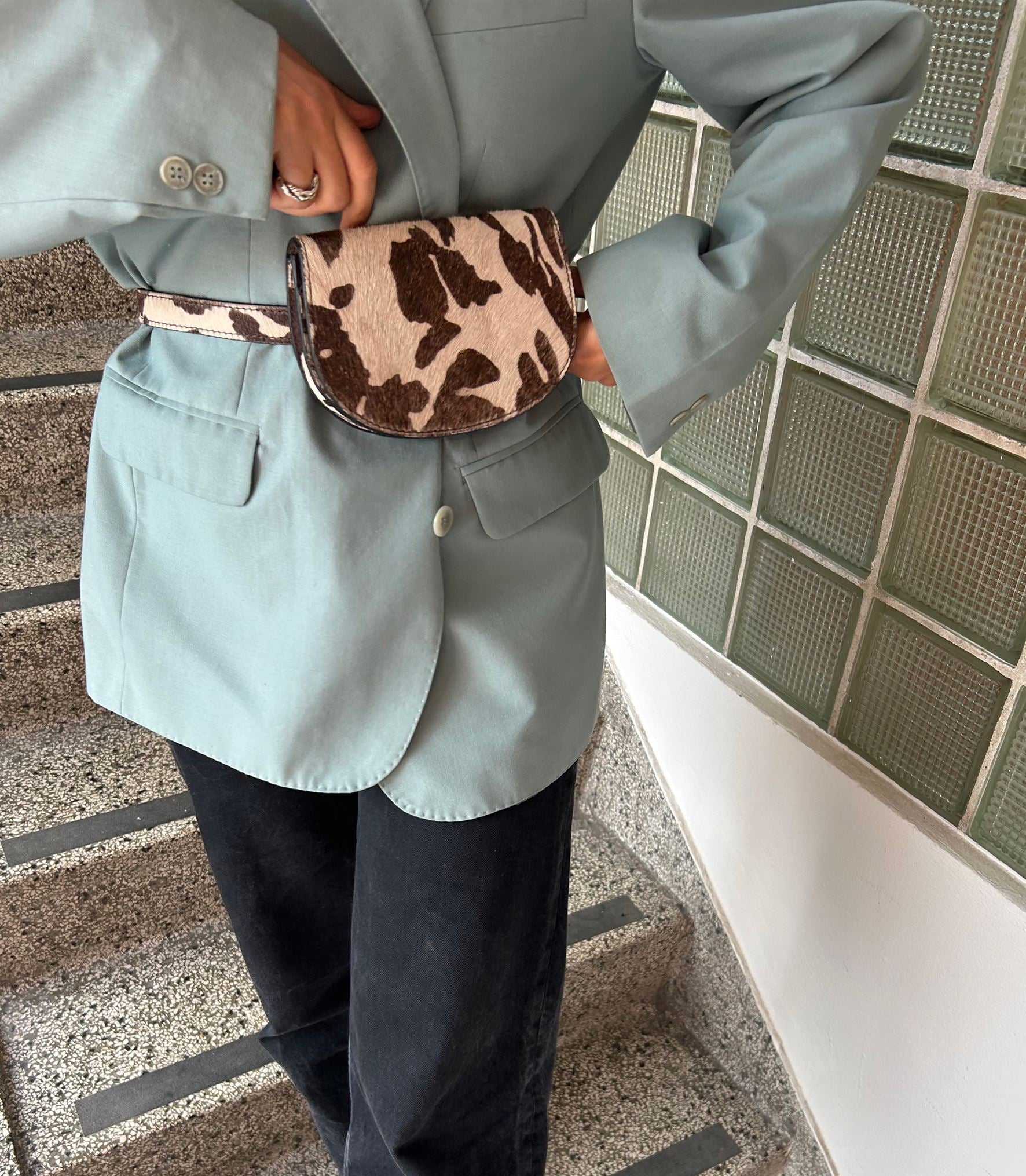 becks-ndergaard-texas-belt-bag-hot-fudge-cow-leder image 4