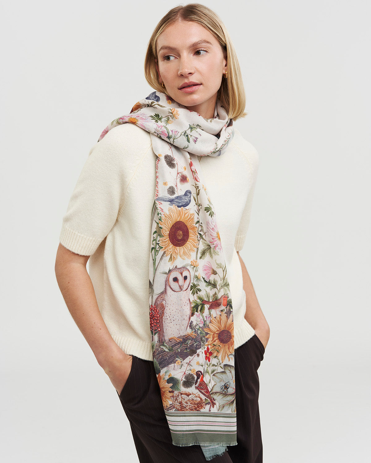 fable-england-botanical-rechteck-schal-lang-ivory-creme image 2