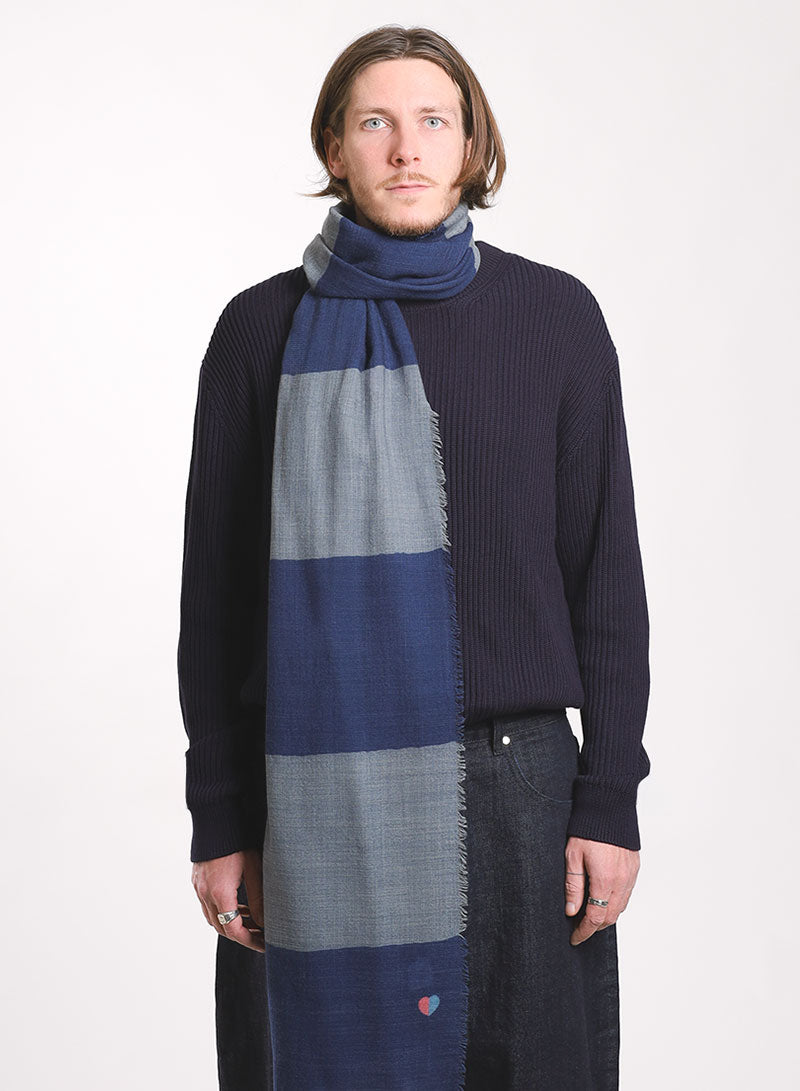 djian-two-colors-schal-merinowolle-blau-70x180 image 1