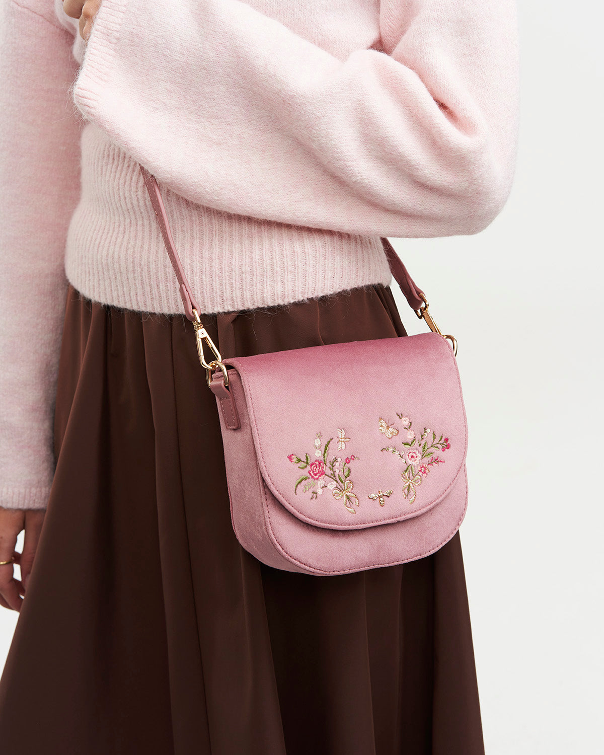 fable-england-beth-saddle-bag-rosa-samt-bestickt image 2