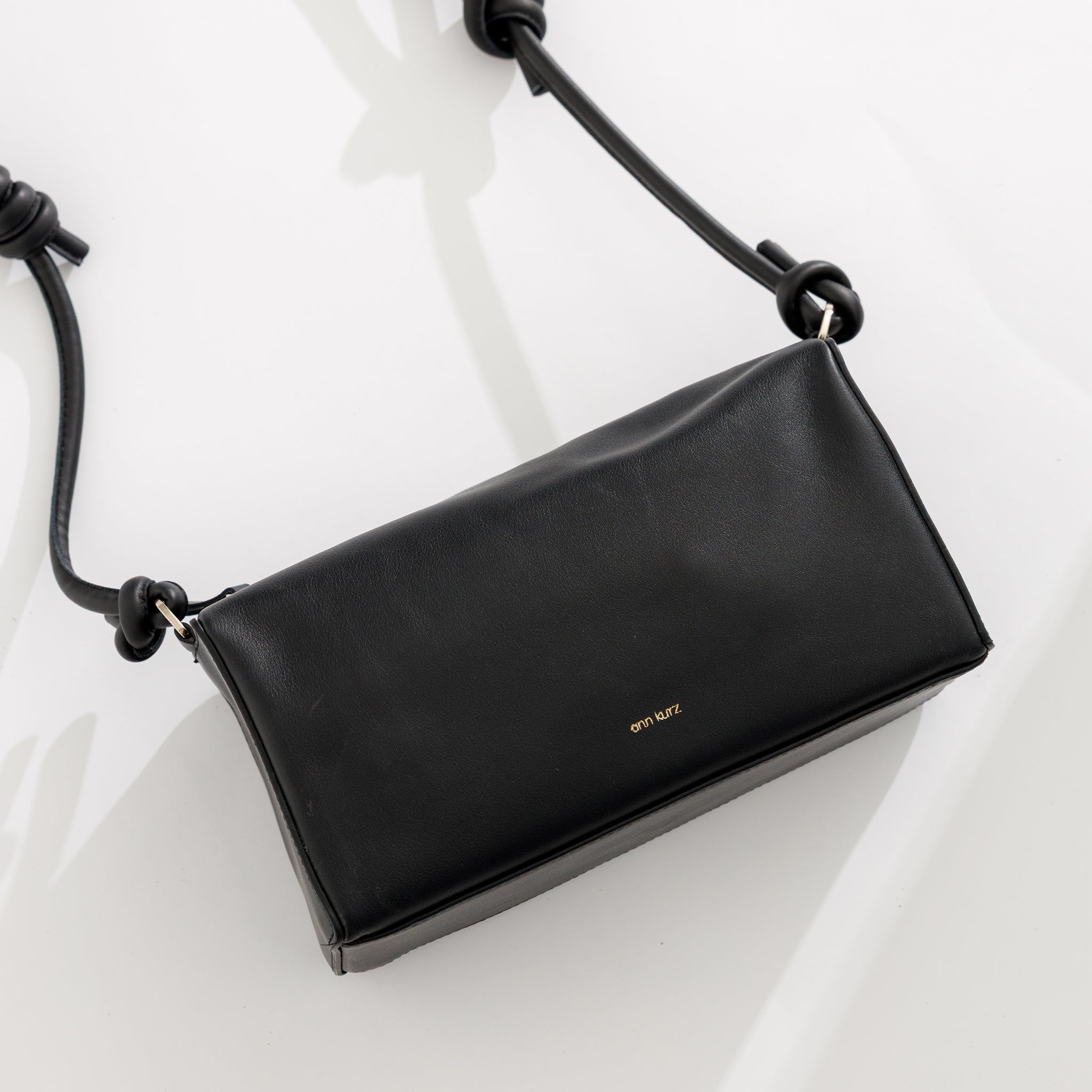 ann-kurz-long-square-schultertasche-nappa-schwarz-umh-nge image 5