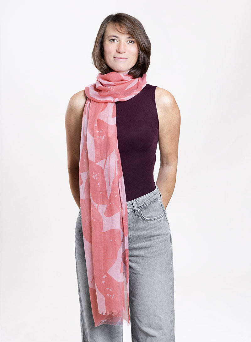 djian-fay-schal-aus-baumwolle-floral-rosa-70x190-cm image 2