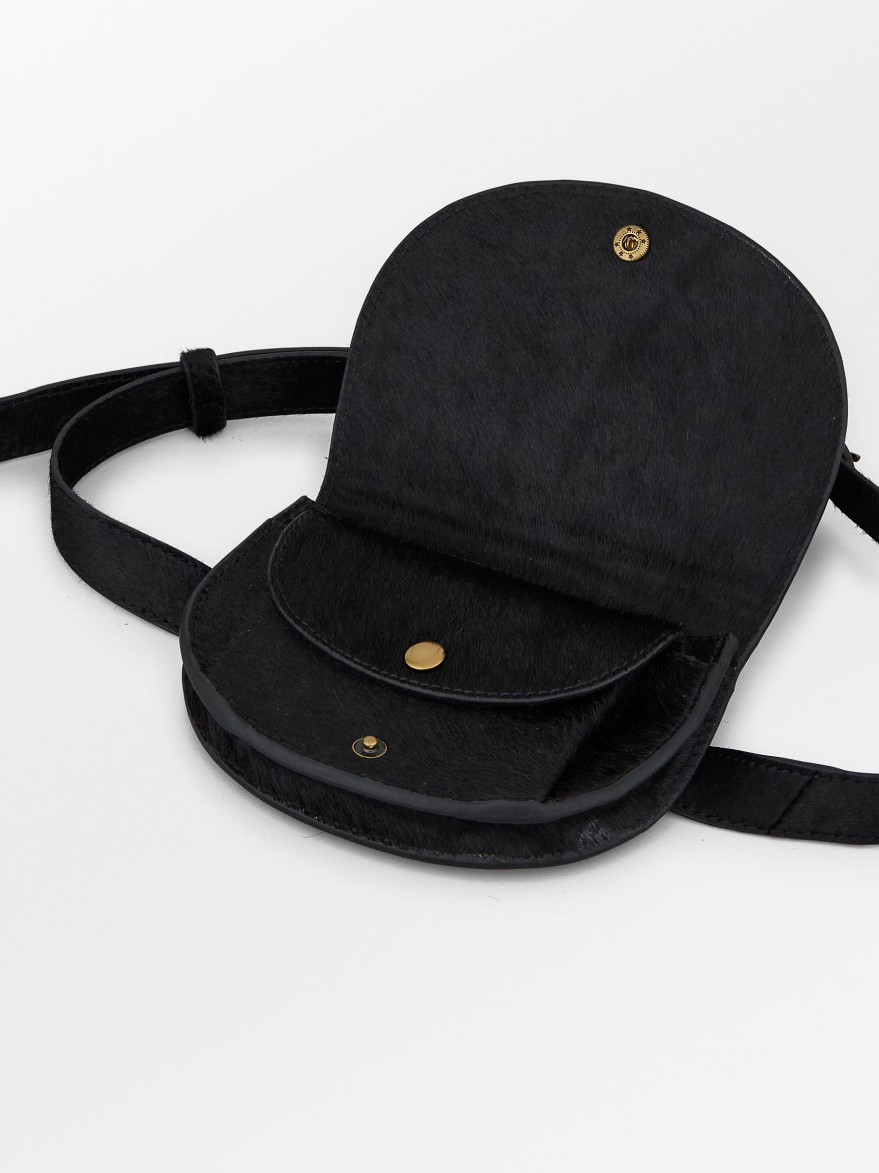 becks-ndergaard-fily-belt-bag-g-rteltasche-schwarz-leder-16x11 image 3