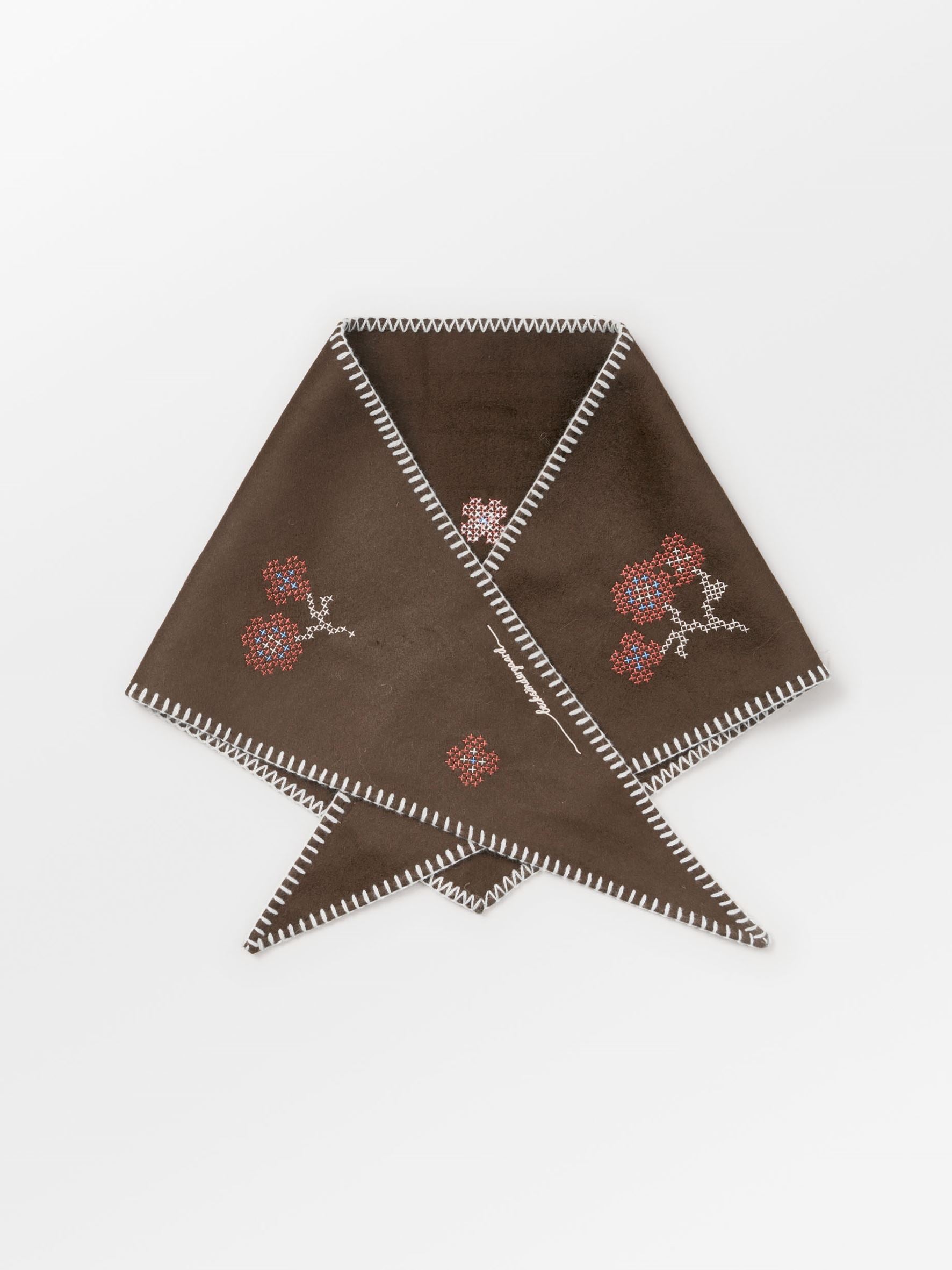 becks-ndergaard-flotile-triangle-dreieckstuch-hot-fudge-braun image 1