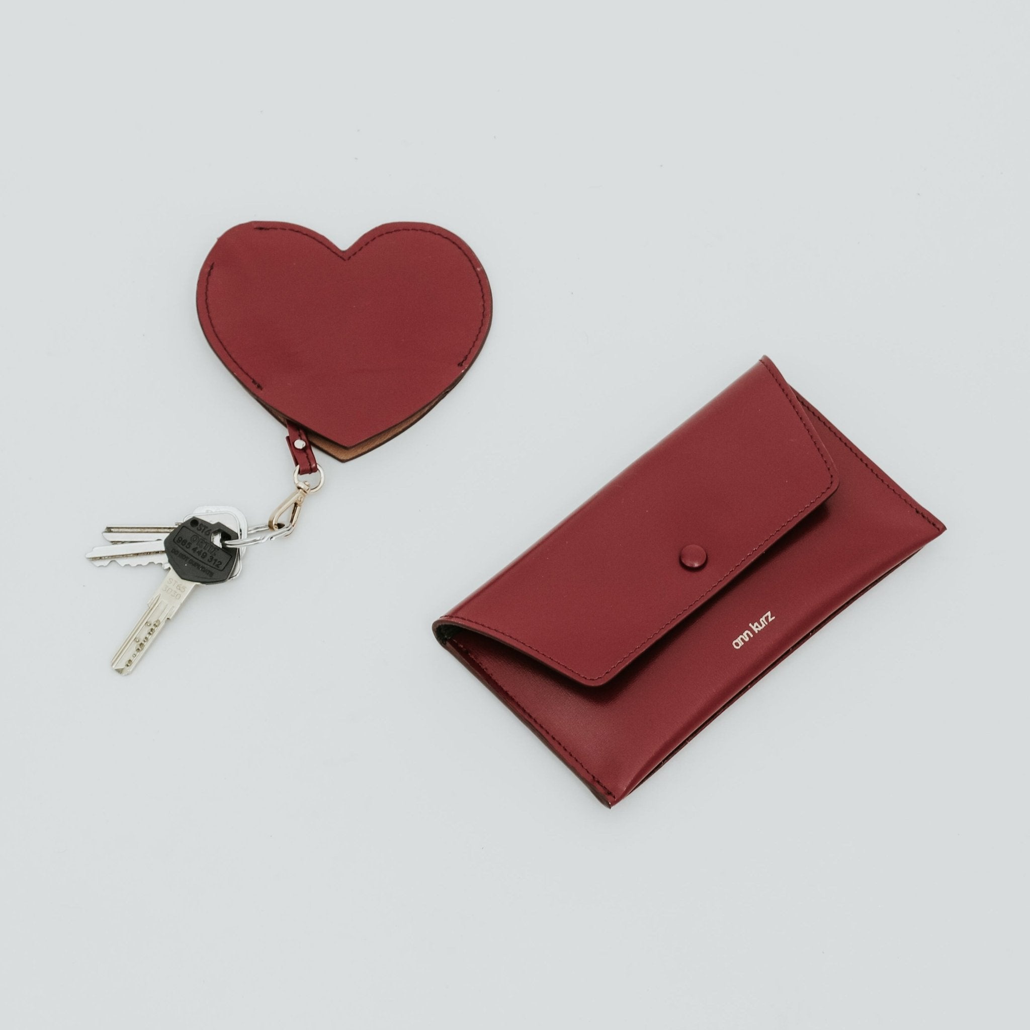 ann-kurz-straps-heart-schl-sselring-nappa-wine-herz-lederanh-nger image 2
