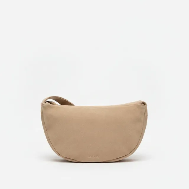 ann-kurz-soft-half-moon-schultertasche-velours-caramelo image 1