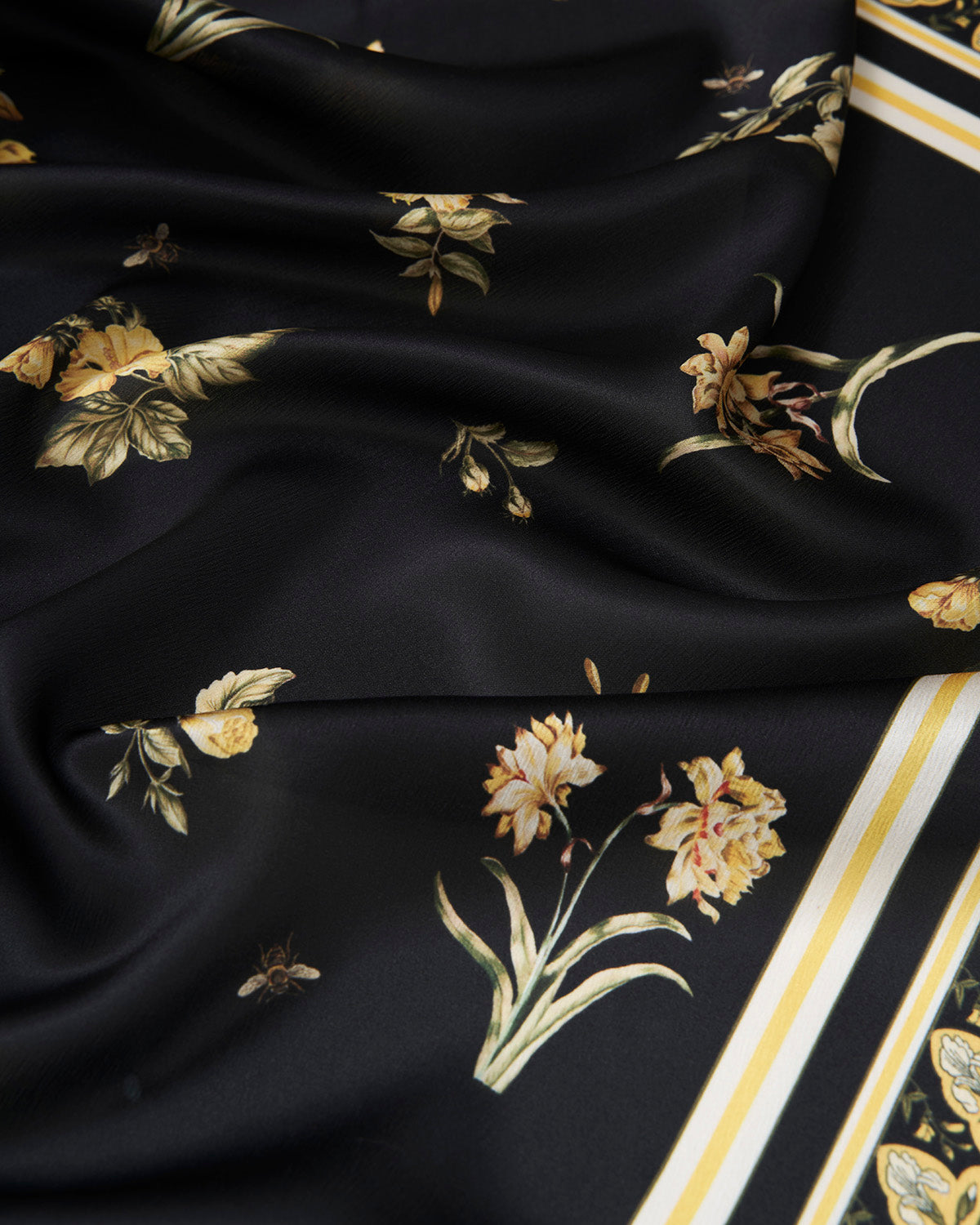 fable-england-nouveau-floral-vierecktuch-schal-schwarz-gelb image 4