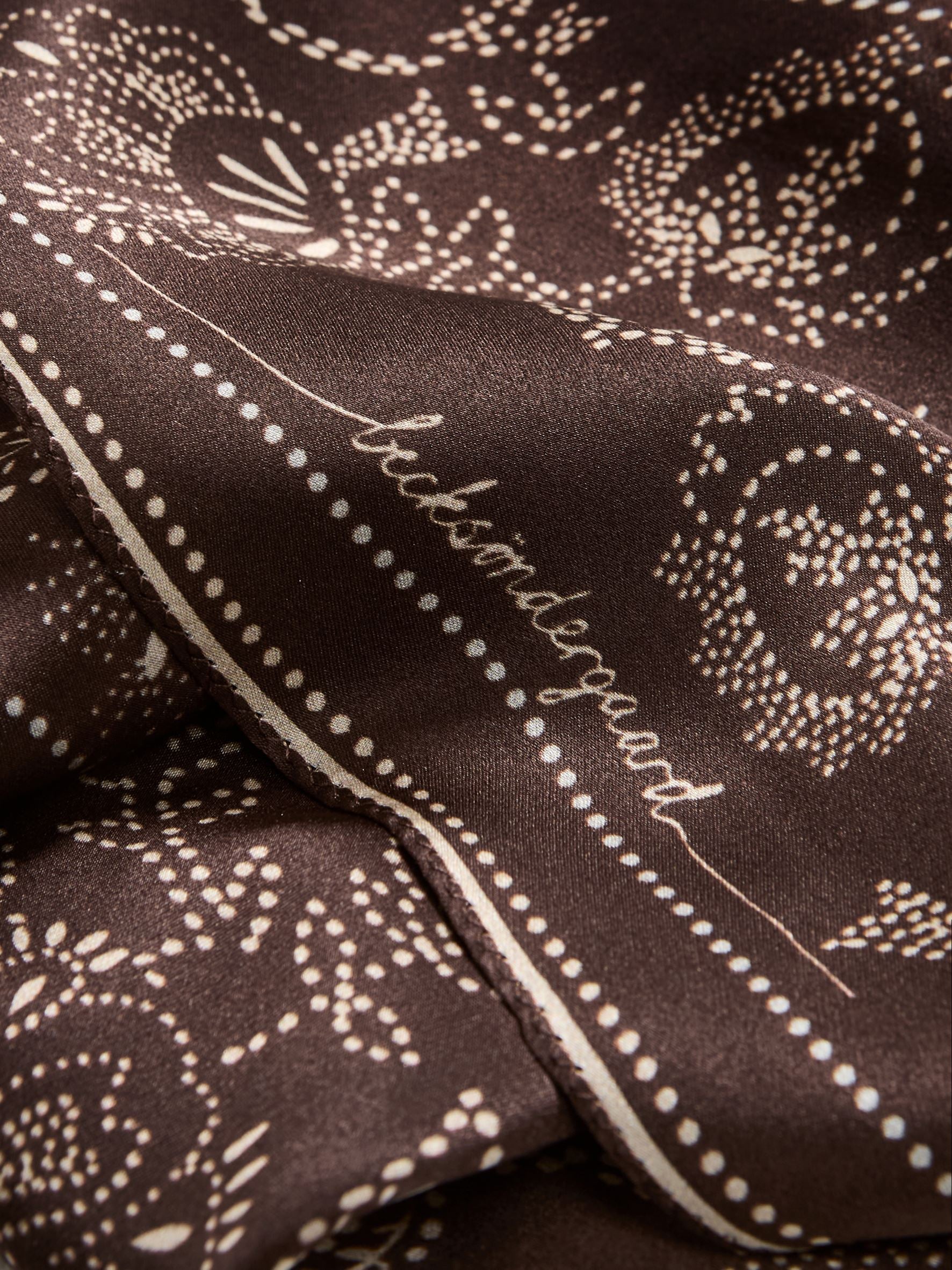 becks-ndergaard-dotted-flora-diamond-scarf-seidenschal-braun image 3