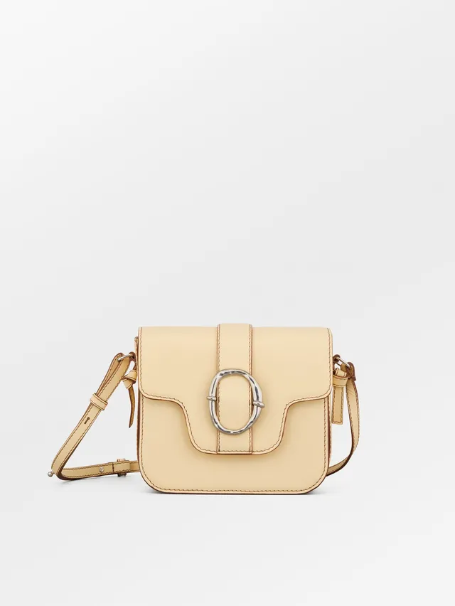 becks-ndergaard-glossy-iris-buckle-umh-ngetasche-melon-yellow image 1