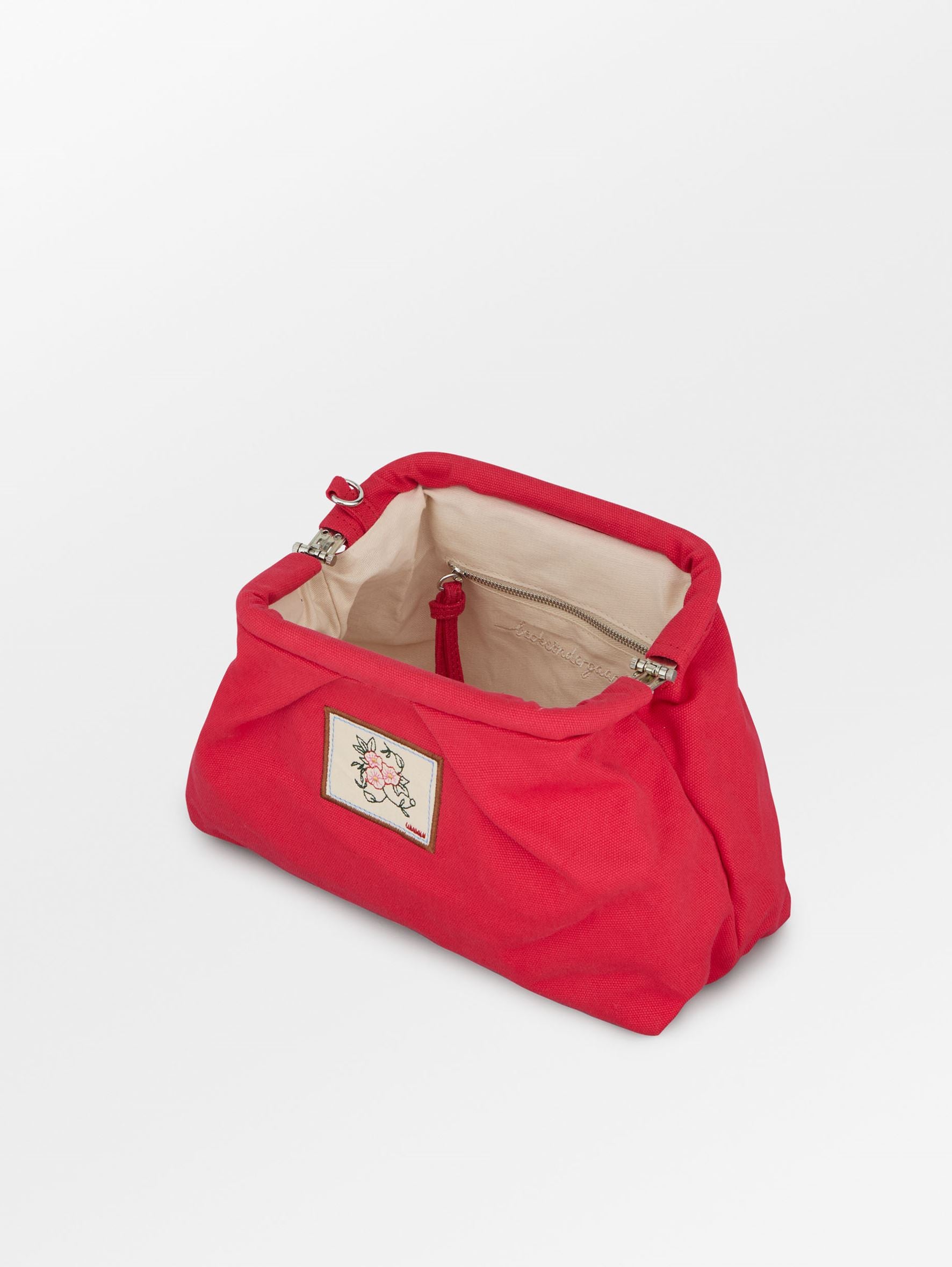 becks-ndergaard-bonita-clutch-canvas-pompeian-red image 3