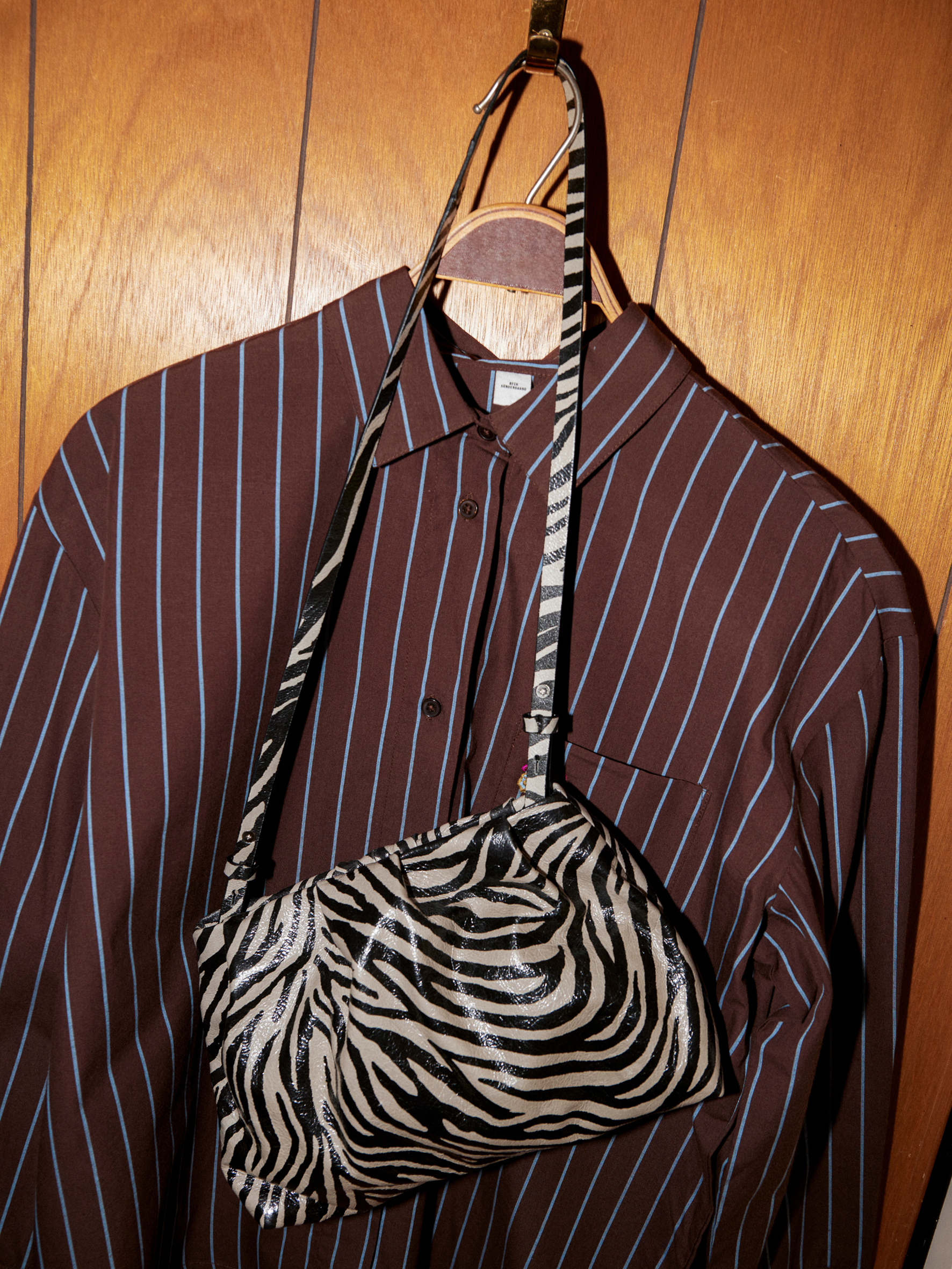 becks-ndergaard-zelora-small-clutch-tasche-silver-birch-zebra-leder image 1