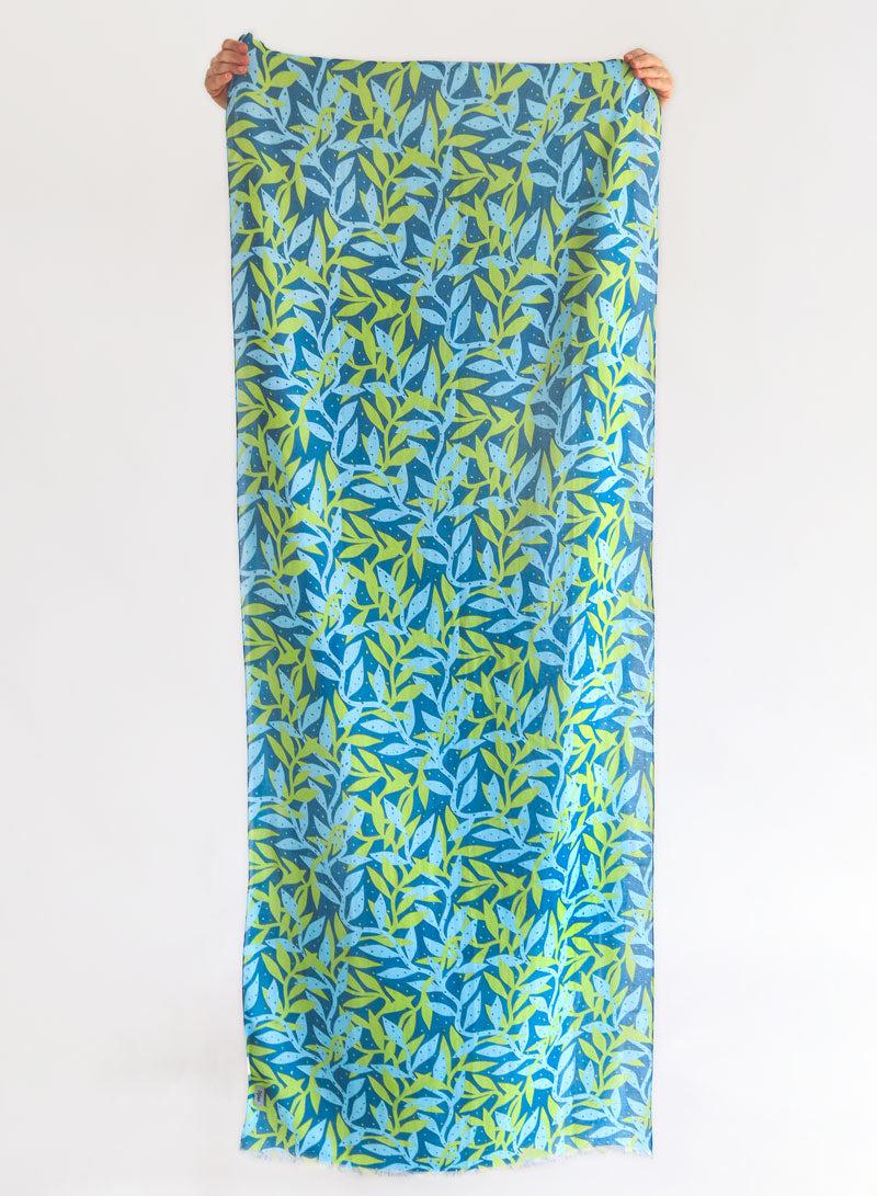 djian-alga-schal-baumwolle-modal-floral-gr-n-65-x-180-cm image 4