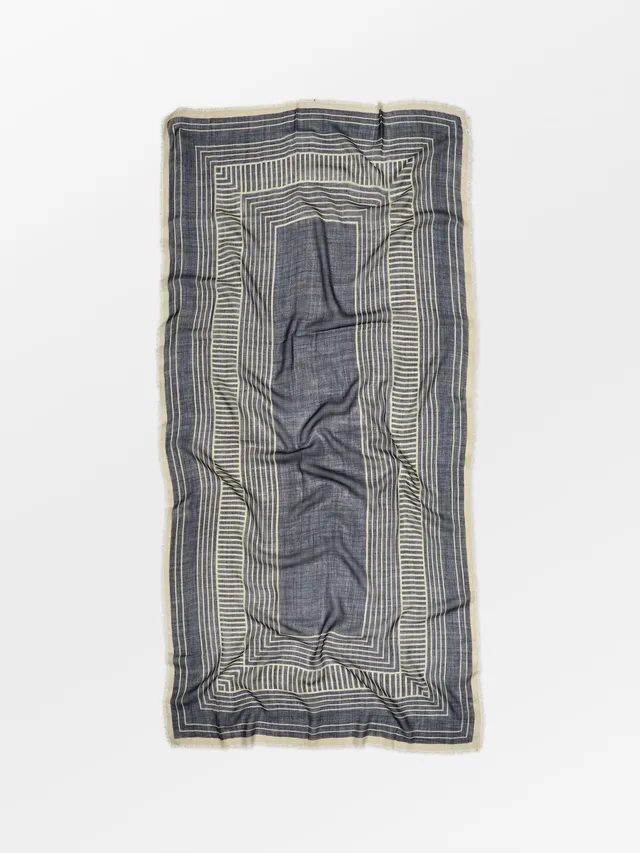 becks-ndergaard-anniea-woo-schal-wolle-navy-blue-100x200 image 1