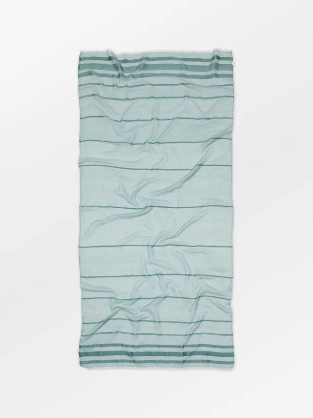 becks-ndergaard-milena-cowo-schal-silver-blue-85x185 image 1
