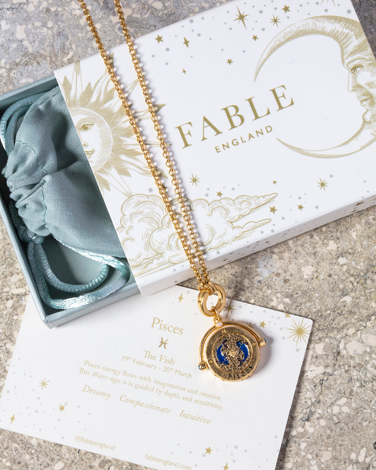 fable-england-jewellery-pisces-zodiac-spinner-halskette-gold-lapislazuli image 5