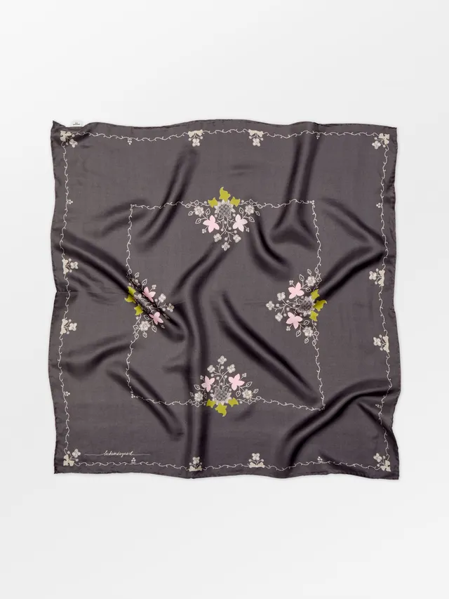 becks-ndergaard-brodaria-sia-seidenschal-65x65-grau image 1