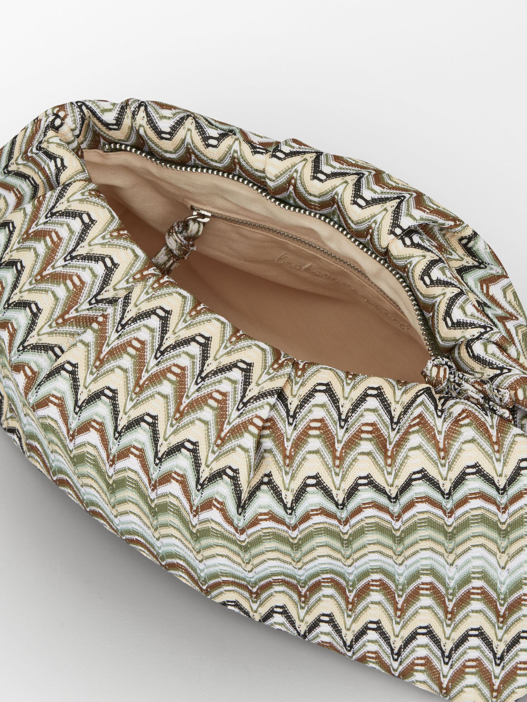 becks-ndergaard-pala-maxi-clutch-tasche-beetle-green-30x20 image 3