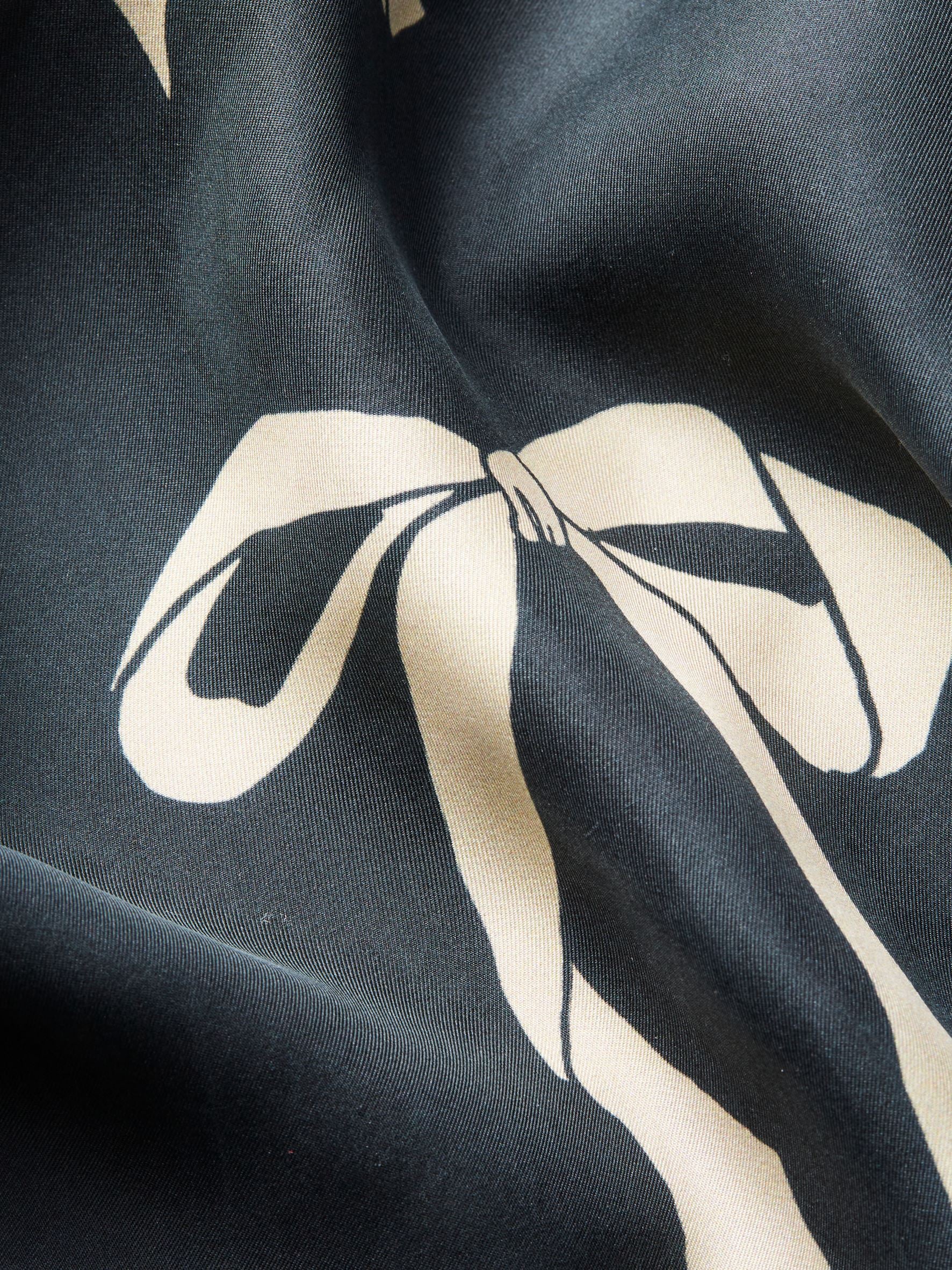 becks-ndergaard-bow-twill-sia-seidentuch-schwarz-65x65 image 3
