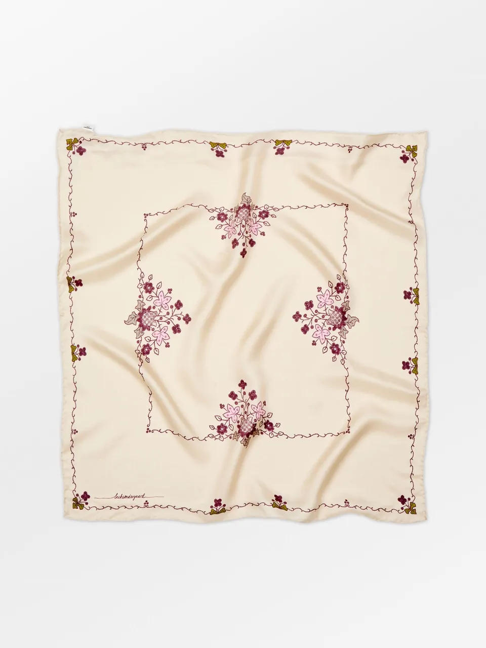 becks-ndergaard-scarves-brodaria-sia-scarf-seidentuch-65x65 image 1