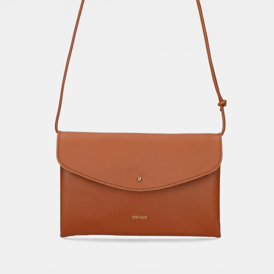 ann-kurz-cute-clutch-clutch-nappa-cuero image 1