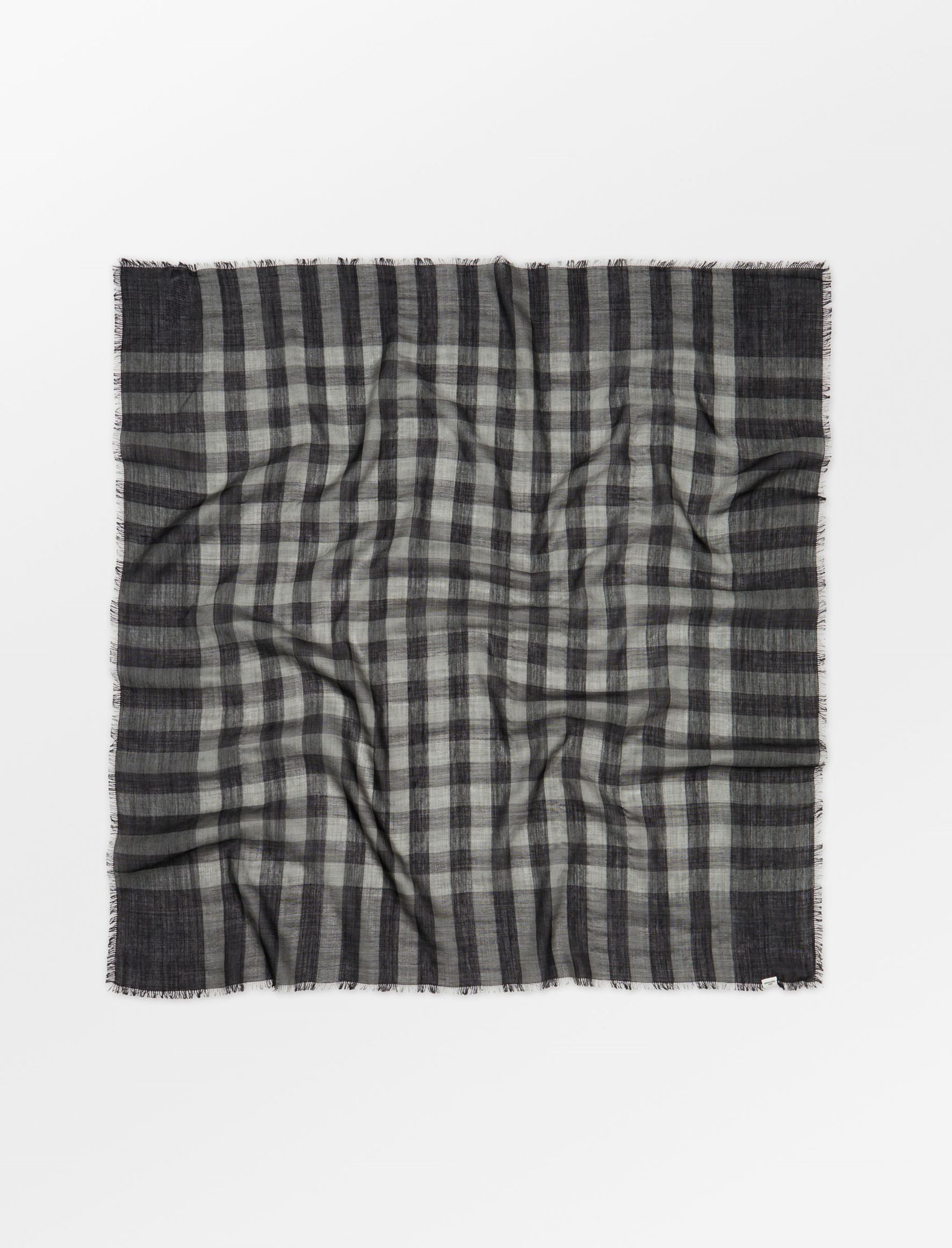 becks-ndergaard-check-siw-scarf-tuch-90x90-schwarz image 1