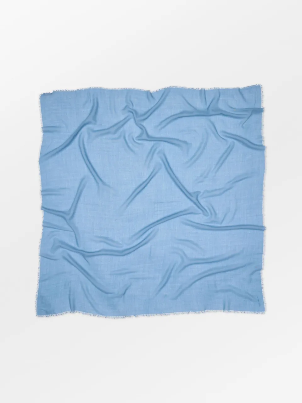 becks-ndergaard-mill-schal-140x140-allure-blue-100-wolle image 1