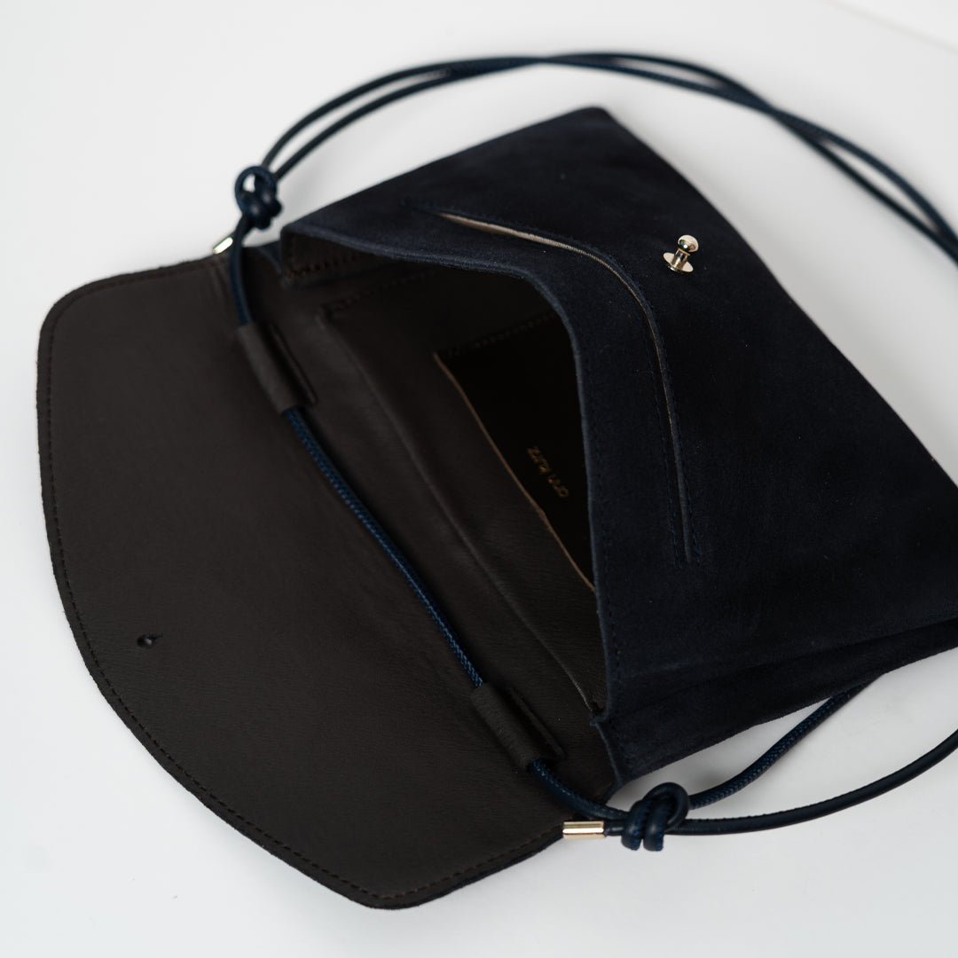 ann-kurz-cute-clutch-clutch-suede-navy-22-cm image 2