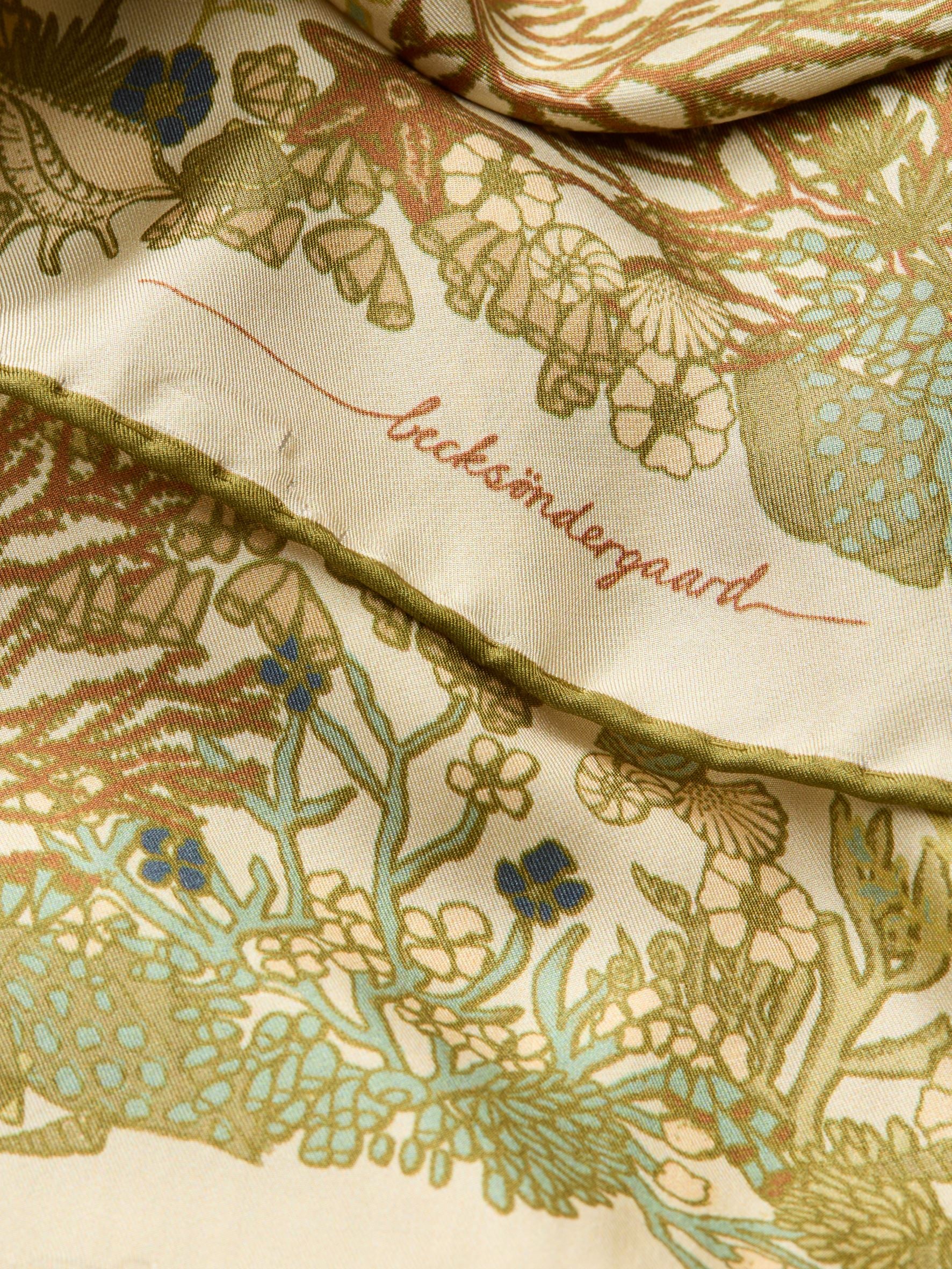 becks-ndergaard-corallo-sia-seidenschal-gr-n-65x65 image 5