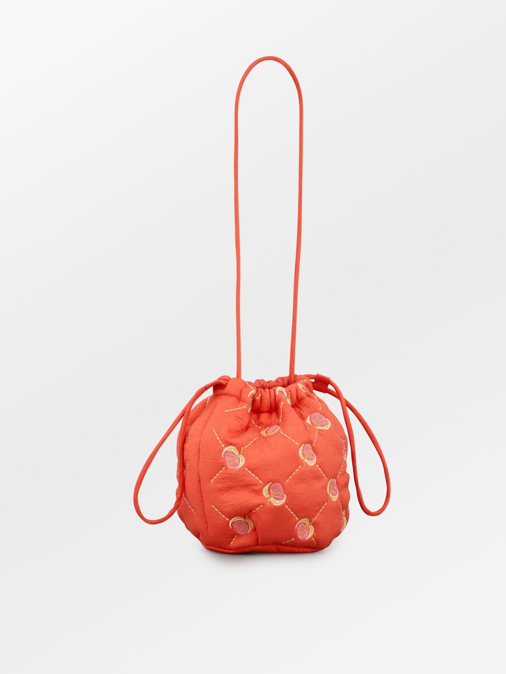 becks-ndergaard-graphiflora-bina-beuteltasche-grenadine-rot image 2