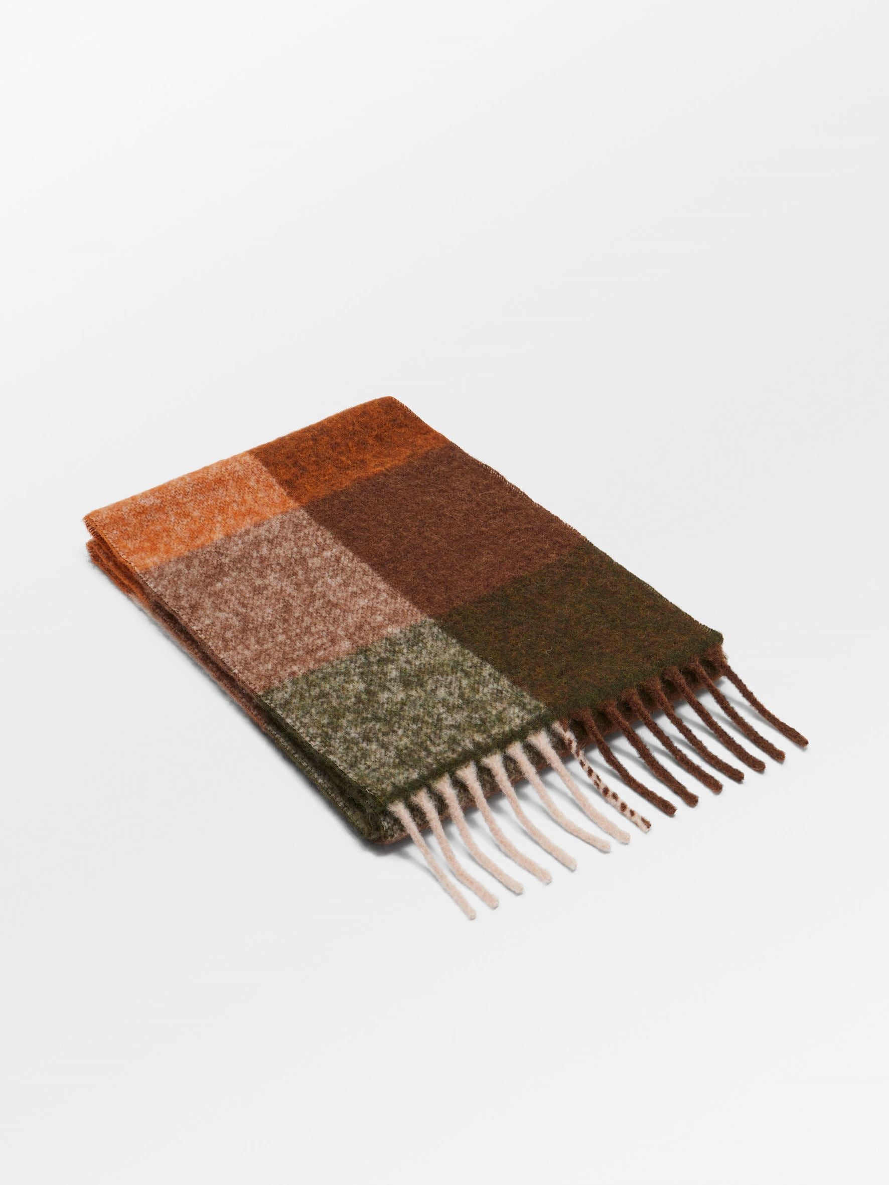 becks-ndergaard-scarves-checkavanna-schal-hot-fudge-wollmix image 2