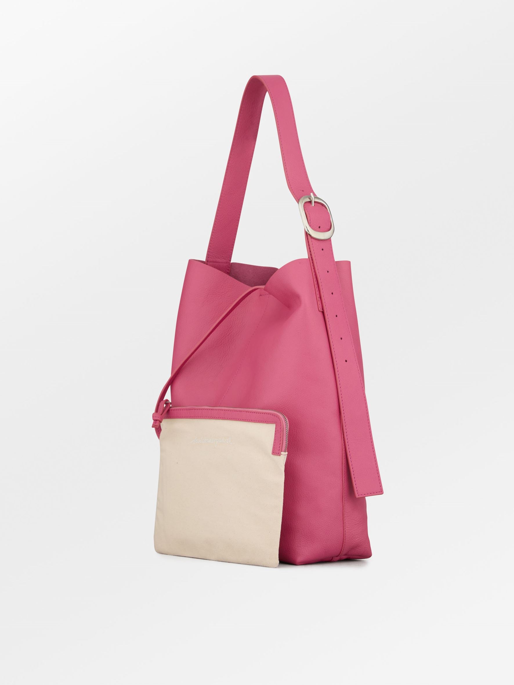 becks-ndergaard-mae-buckle-schultertasche-leder-pink-32x40 image 2