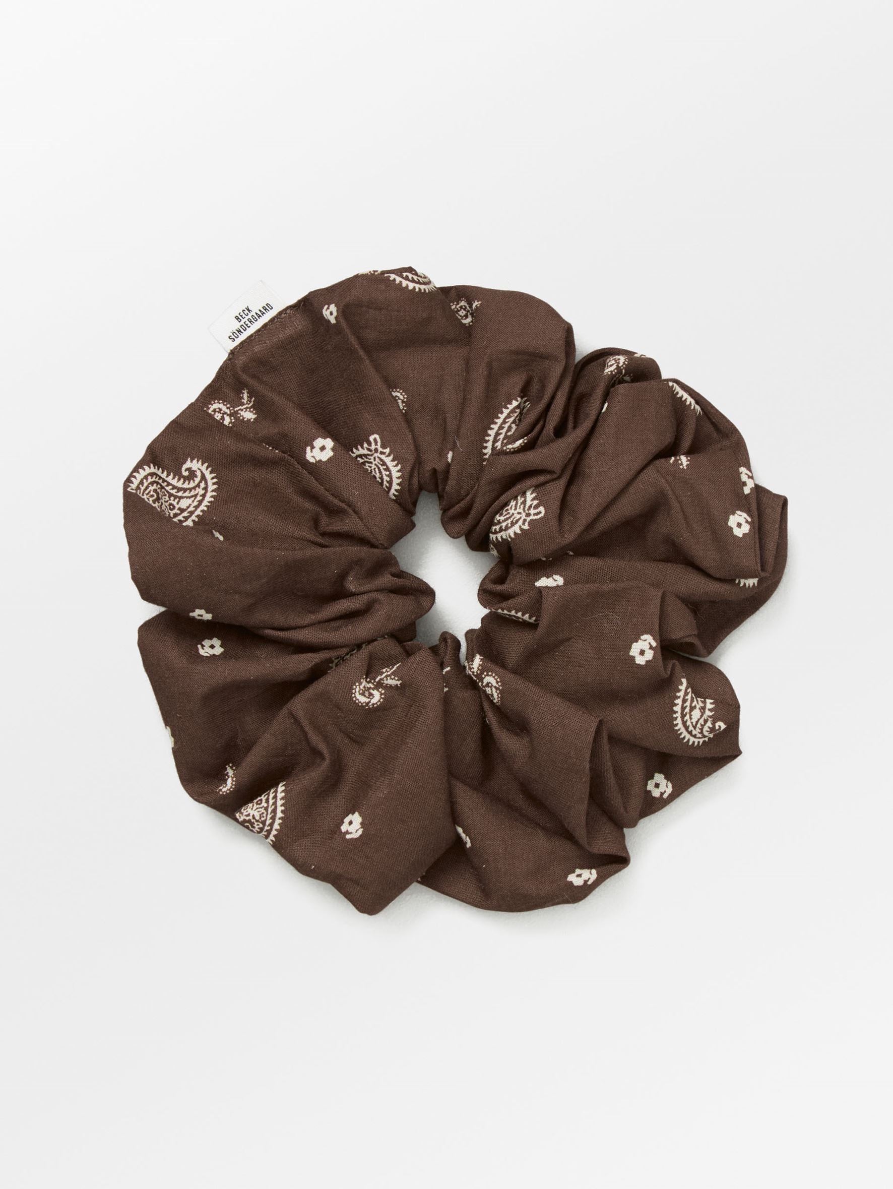 becks-ndergaard-bloom-paisley-scrunchie-chocolate-brown-baumwolle image 1
