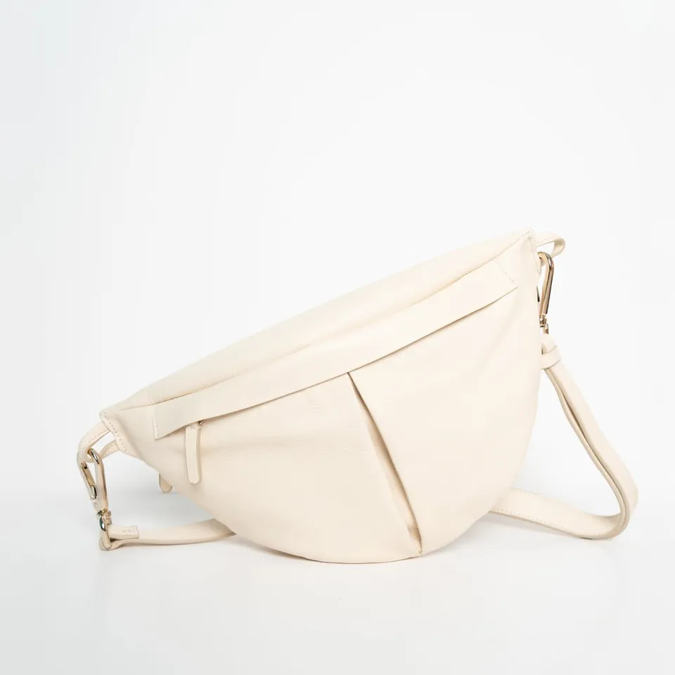 ann-kurz-bum-bag-bauchtasche-nappa-beige-crossbody image 1