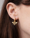 fable-england-honey-bee-huggie-creolen-gold image 7