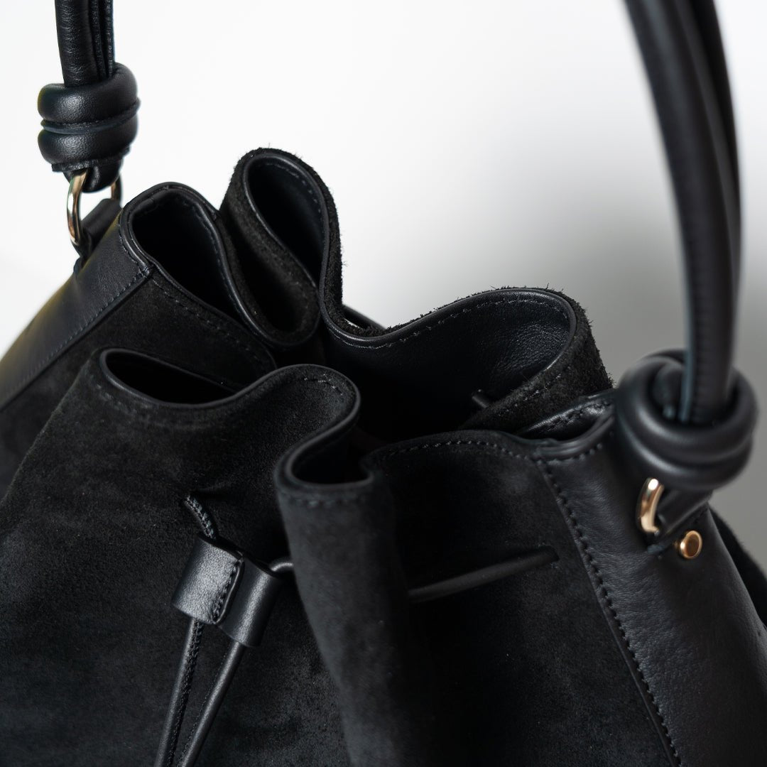 ann-kurz-saku-tall-saku-beuteltasche-wildleder-schwarz image 2