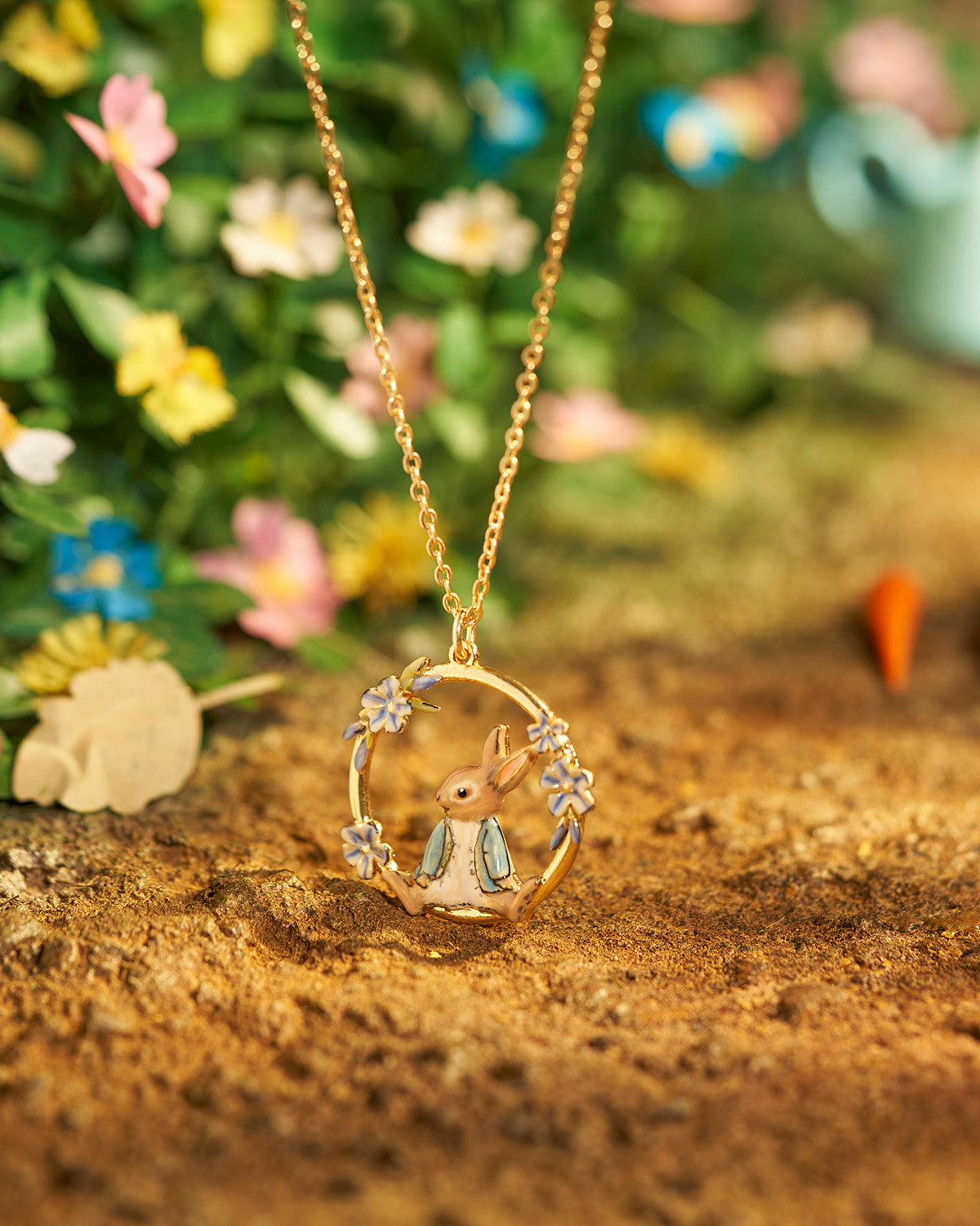 fable-england-peter-rabbit-vergissmeinnicht-kette-gold image 2
