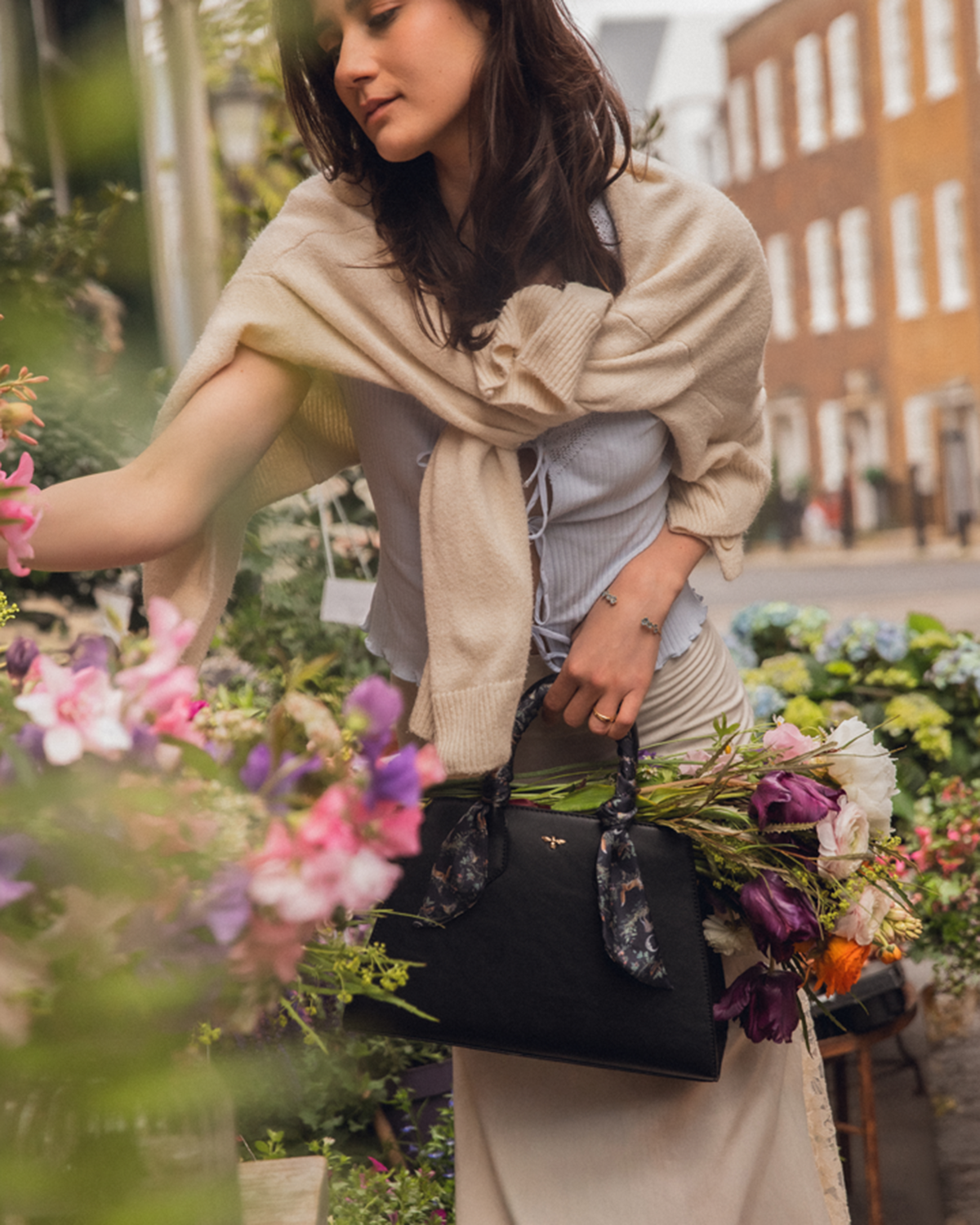 fable-england-grace-structured-tote-tasche-schwarz image 3