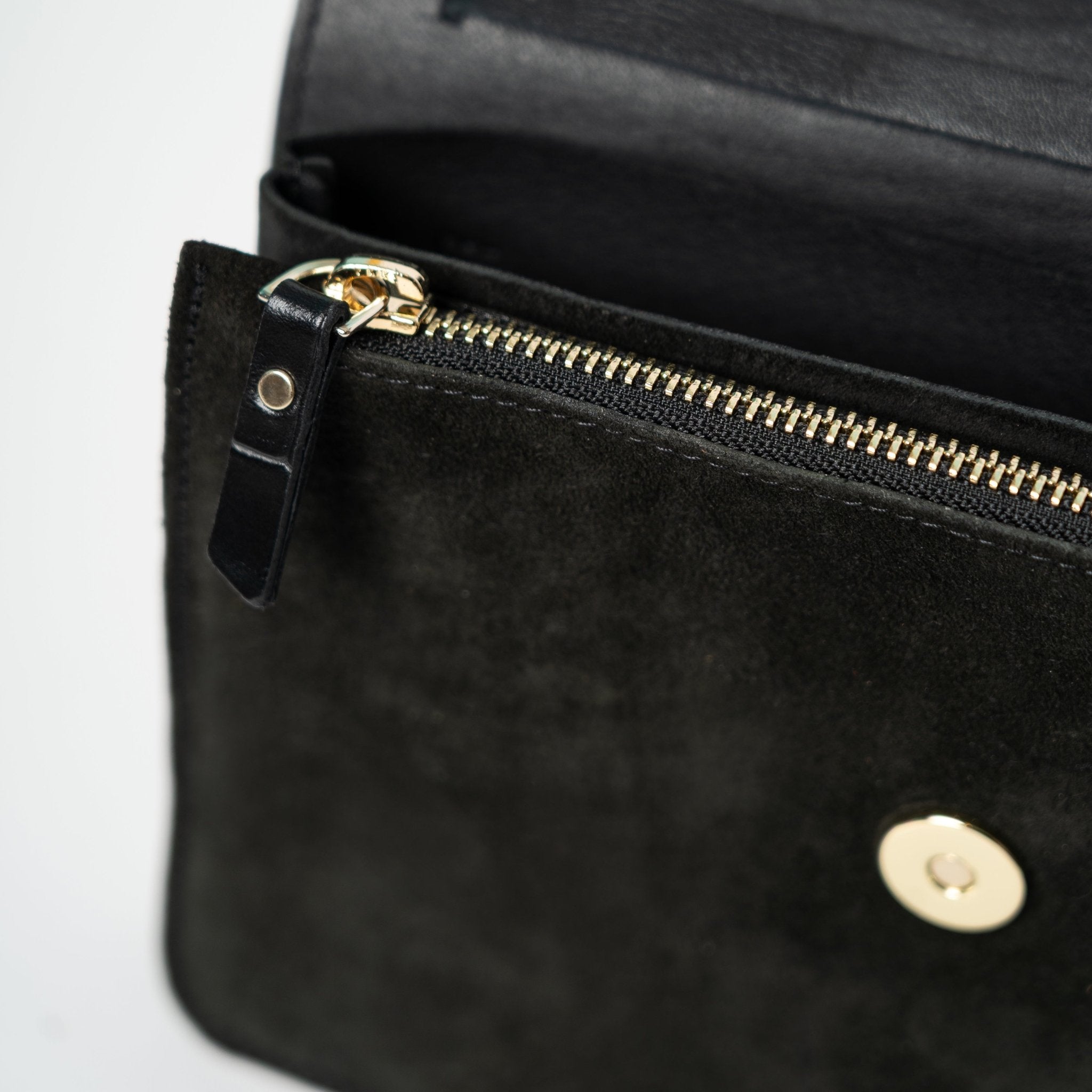 ann-kurz-phone-bag-medium-handytasche-croco-schwarz image 4