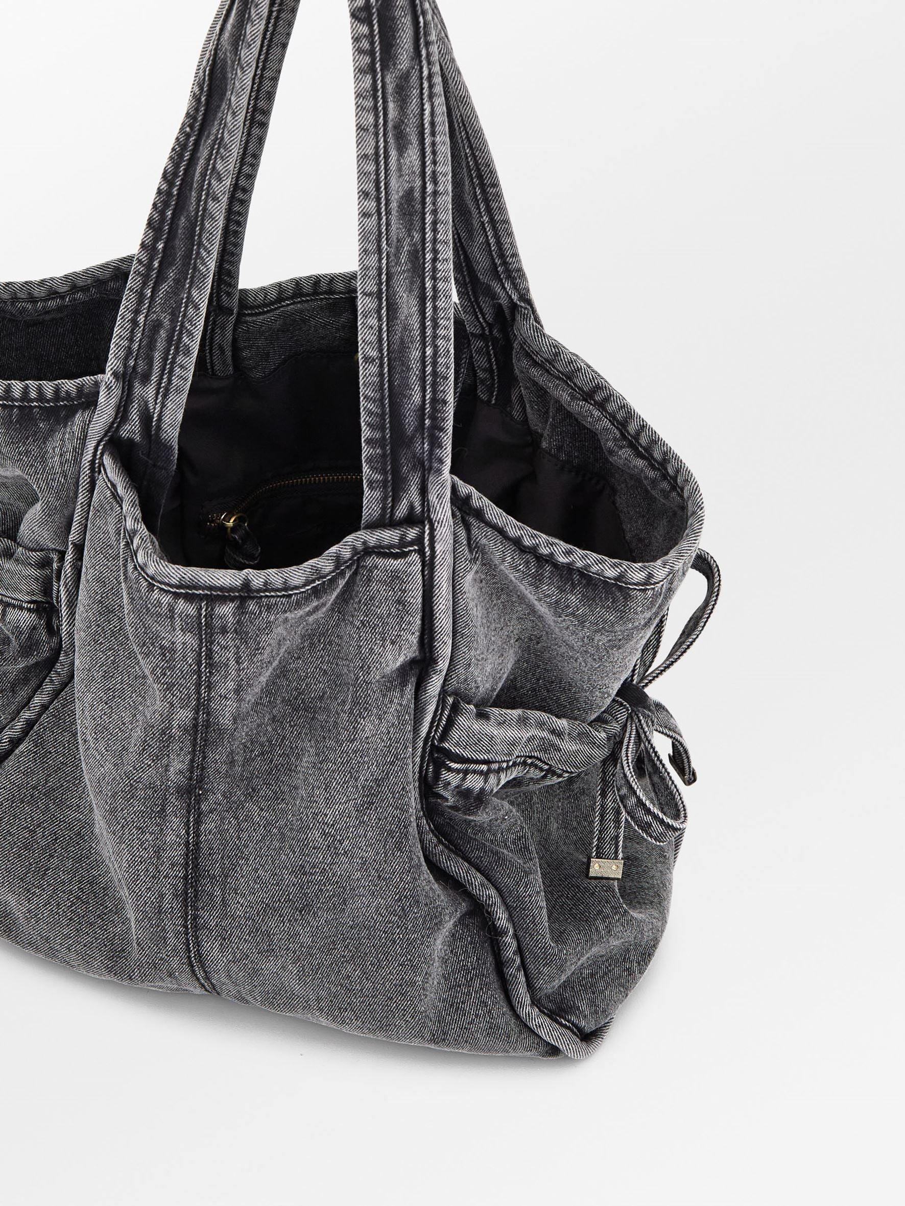 becks-ndergaard-washed-denima-laurel-tasche-stonewash-grey image 2