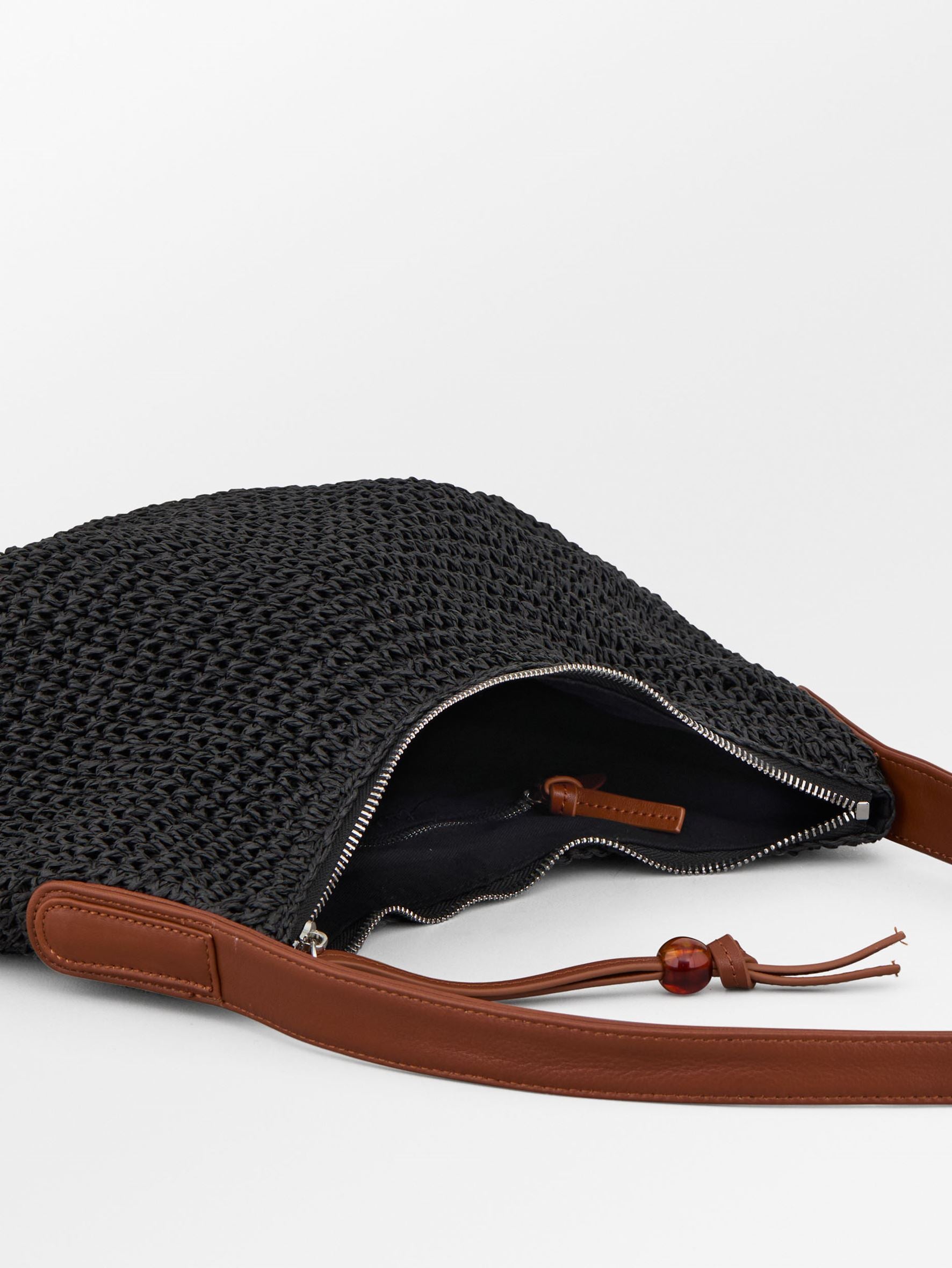 becks-ndergaard-paper-straw-ariya-tasche-stroh-schwarz-32x25 image 2