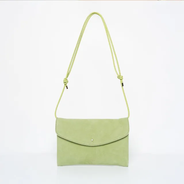 ann-kurz-cute-clutch-pistachio-recycled-wildleder image 1