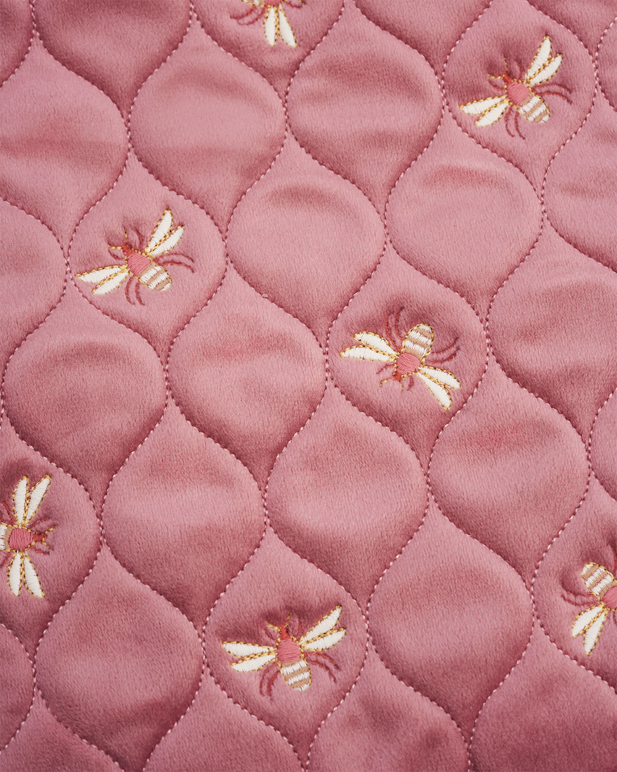 fable-england-quilted-bee-schmuckrolle-rosa-samt image 8