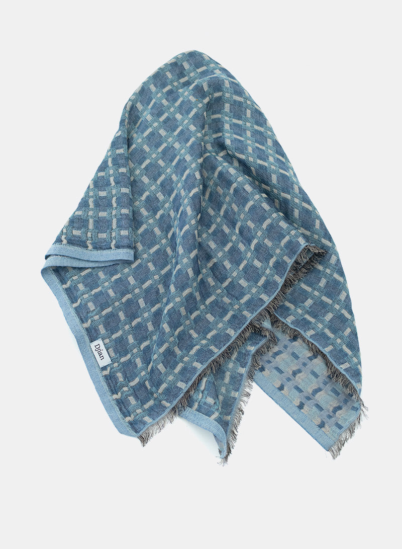 djian-karla-tuch-aus-baumwolle-karo-blau-70x70-cm image 3