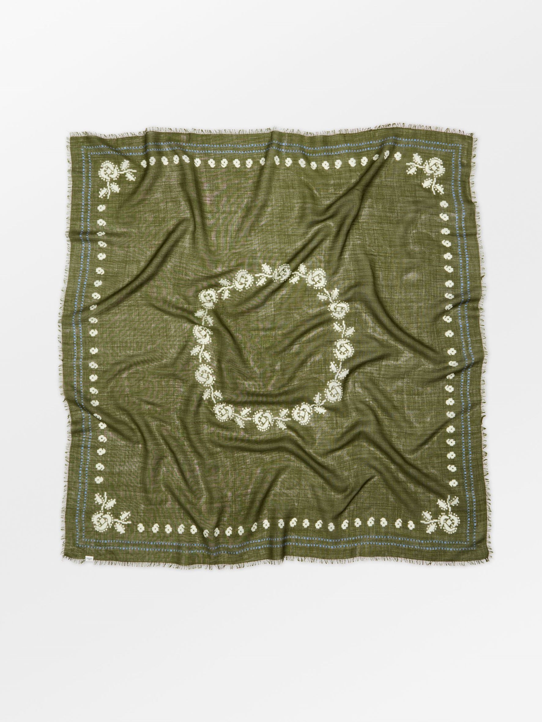 becks-ndergaard-bloom-siw-schal-dark-olive-110cm-seide image 1