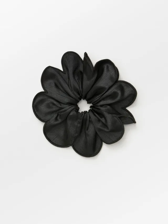 becks-ndergaard-accessories-tila-scrunchie-haargummi-schwarz image 1