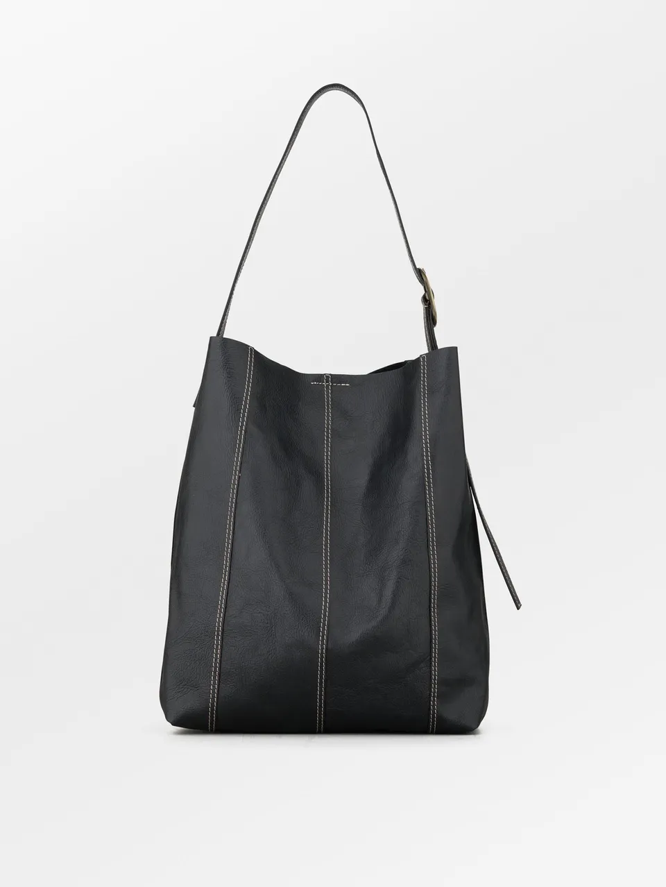 becks-ndergaard-panel-mae-buckle-tasche-schwarz-leder image 1