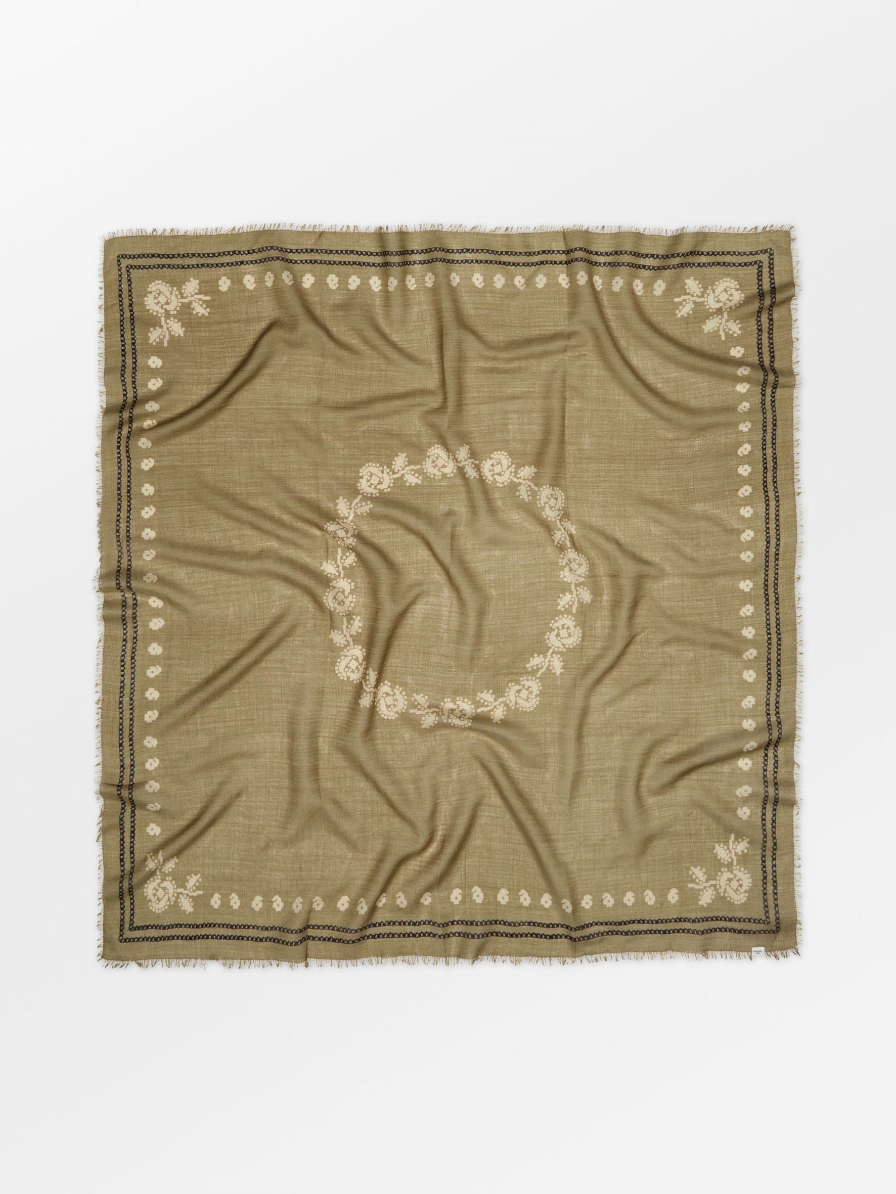 becks-ndergaard-bloom-siw-tuch-110x110-wolle-seide-braun image 1