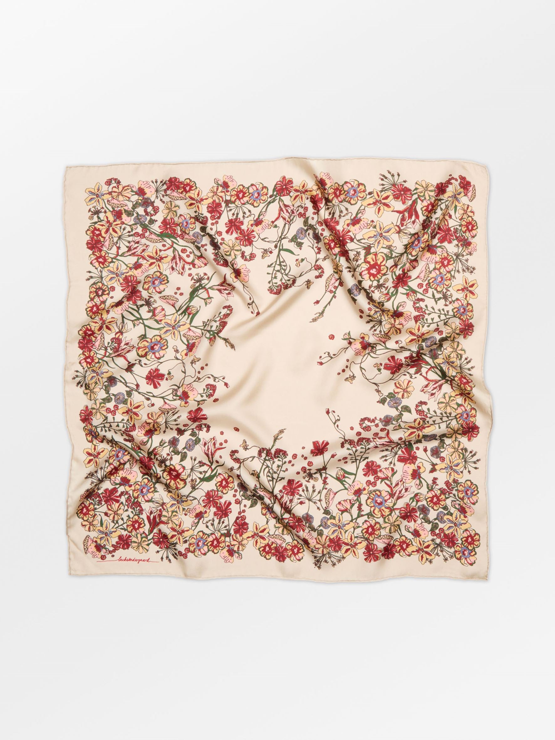 becks-ndergaard-floralia-sia-tuch-multi-col-seide-65x65 image 1